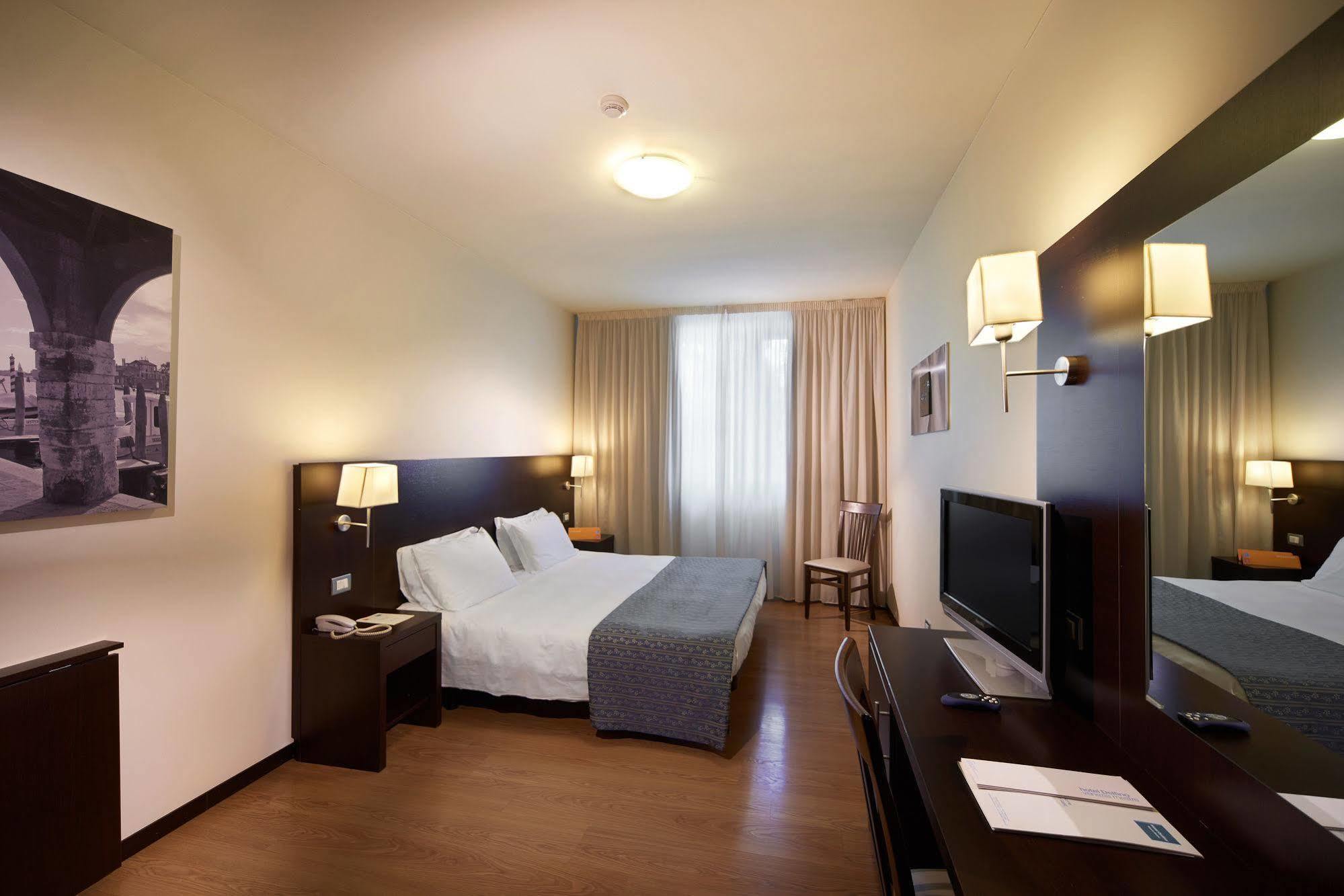 Quality Delfino Venezia Hotel