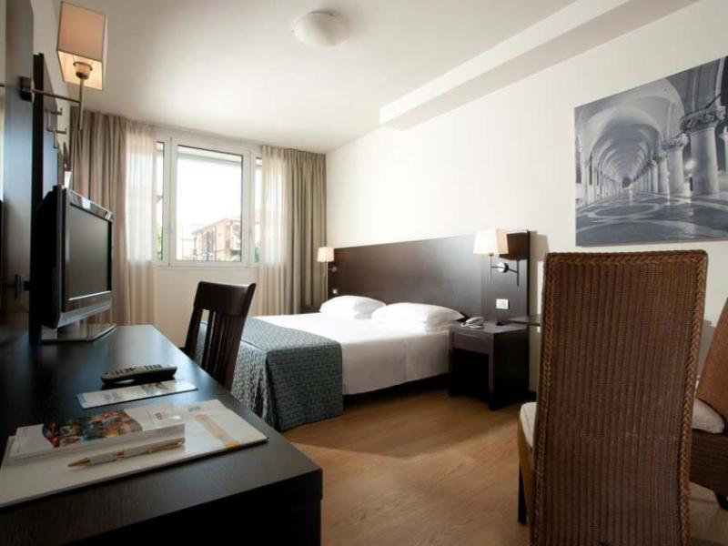 Quality Delfino Venezia 4*